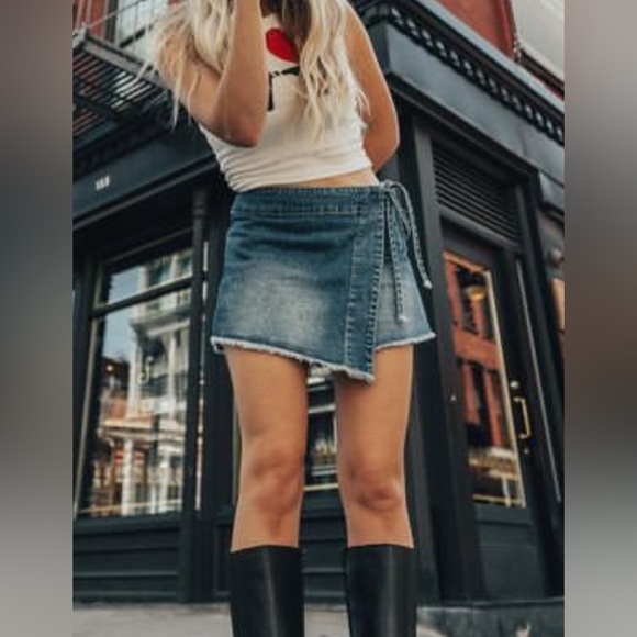 Free People We The Free Emmy Denim Skort - Picture 1 of 10